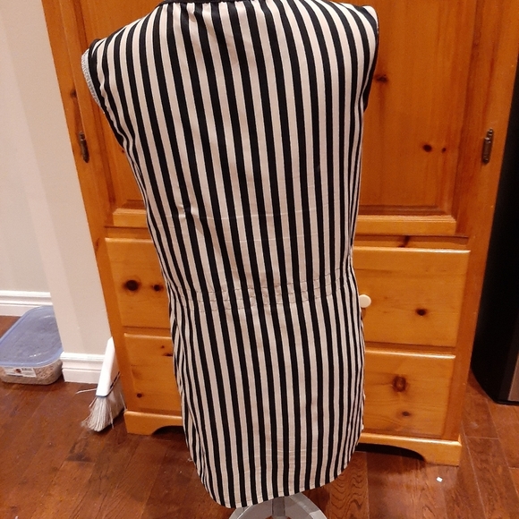 Cute sheer mini dress - Picture 3 of 4